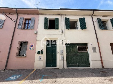 Trilocale via di Mezzo 9, Faenza
