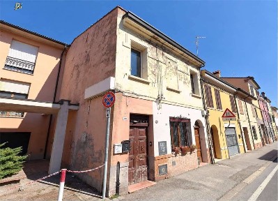 Ravenna, Via Cesarea 106