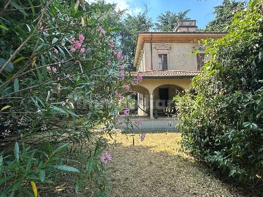 Villa unifamiliare, da ristrutturare, 400 m², Centro, Samarate