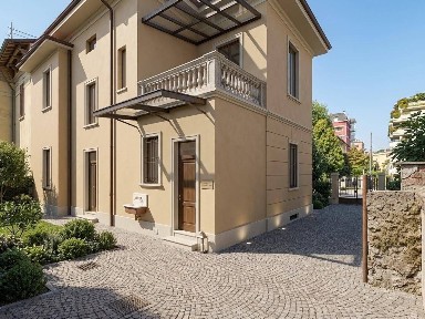 Villa a schiera via San Rocco 3, Centro, Gallarate
