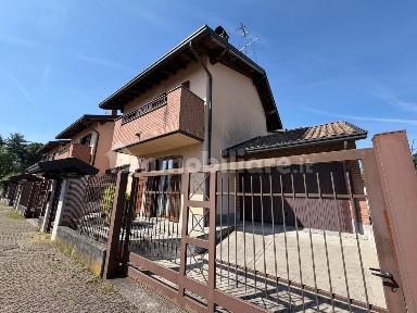 Villa a schiera via Monte Rosa 37, Besnate