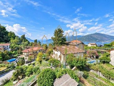 Villa a schiera via Metaldi 16, Colmegna, Luino