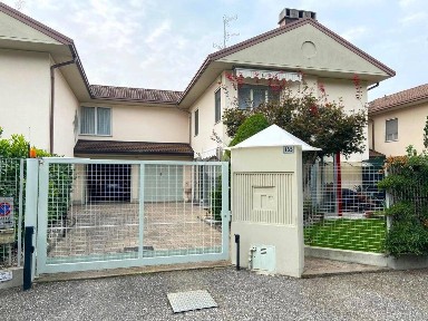 Villa a schiera via Monteberico 155, Cascina Elisa, Samarate