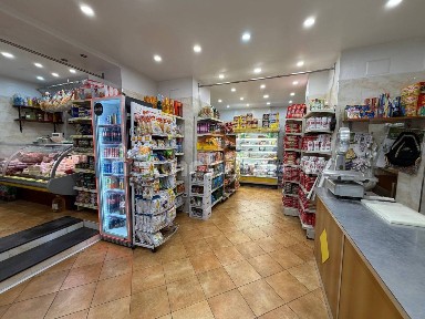 Locale commerciale in Vendita