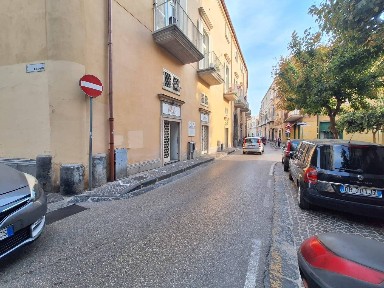 Locale commerciale in Vendita
