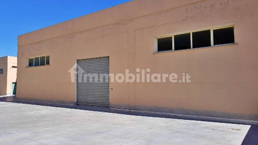 Locale commerciale in Affitto