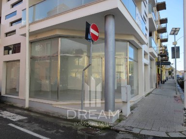 Locale commerciale in Affitto