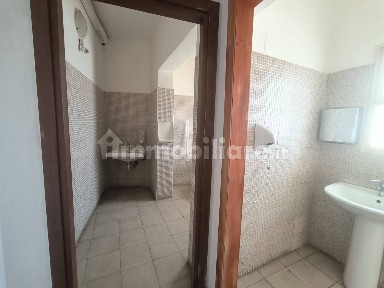 Locale commerciale in Affitto