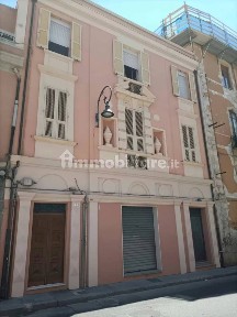 Locale commerciale in Affitto