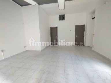 Locale commerciale in Affitto