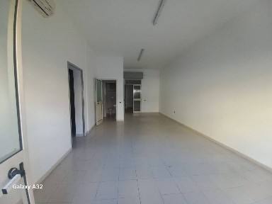 Locale commerciale in Affitto