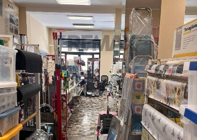 Locale commerciale in Affitto