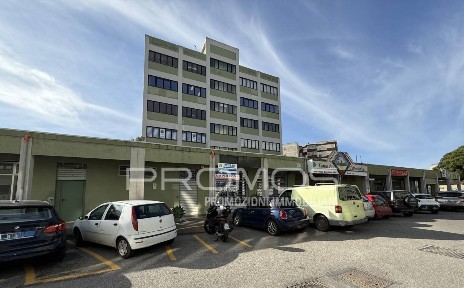 Locale commerciale in Affitto