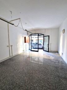 Locale commerciale in Affitto