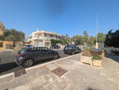 Locale commerciale in Vendita