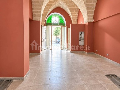 Locale commerciale in Vendita