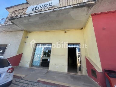 Locale commerciale in Vendita