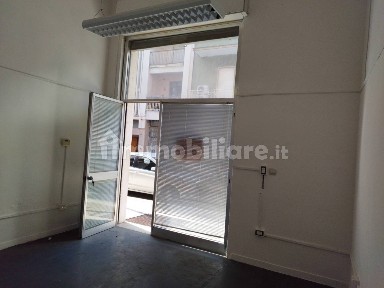 Locale commerciale in Vendita