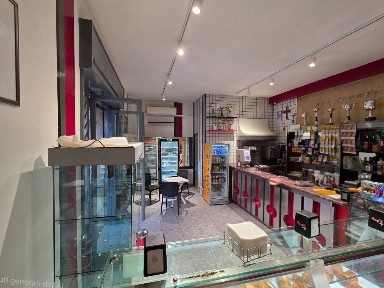 Locale commerciale in Vendita