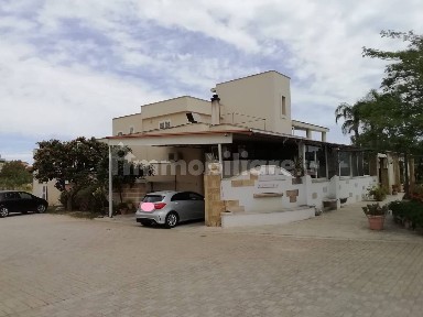 Hotel in Vendita
