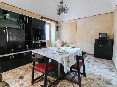 Chieti, Via Frate Illuminato da Chieti, 1