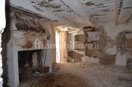 Trilocale Vico Fornicello, Centro, Bomba