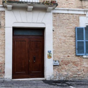 Chieti, Piazza Giuseppe Garibaldi 12
