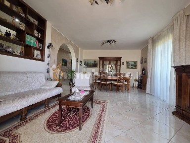 Appartamento via Perruna, Centro, Tollo