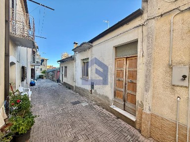 Quadrilocale Vico Gelsomino 8, Centro, Archi