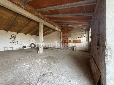 Canossa, Via Borzano, 39