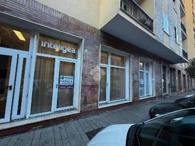 Locale commerciale in Vendita
