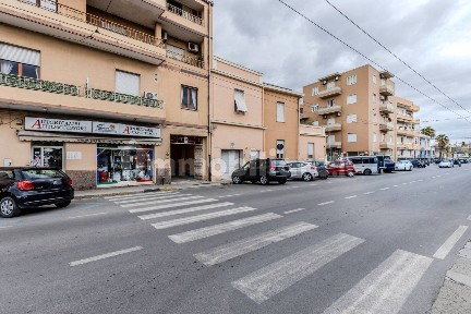Locale commerciale in Vendita