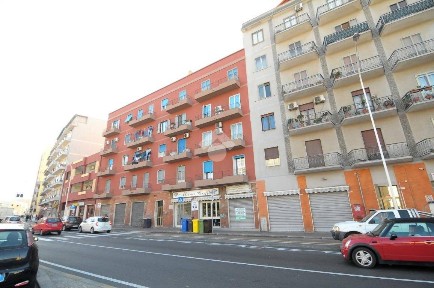Locale commerciale in Vendita