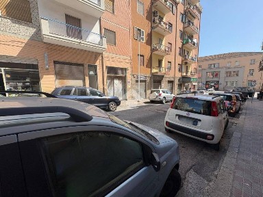 Locale commerciale in Vendita