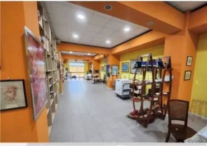 Laboratorio all'asta viale Elmas 188, Cagliari