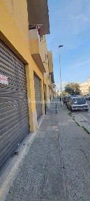 Locale commerciale in Vendita