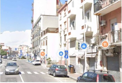 Locale commerciale in Vendita