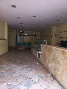 Locale commerciale in Vendita