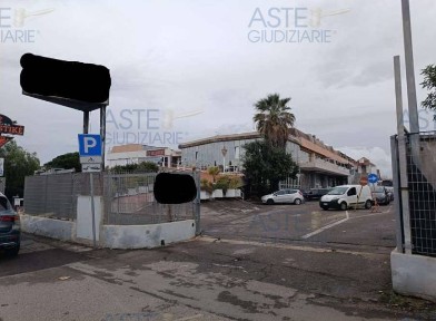 Locale commerciale in Vendita