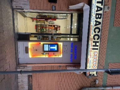 Locale commerciale in Vendita