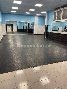 Locale commerciale in Vendita