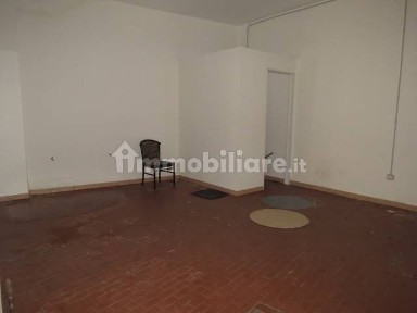 Locale commerciale in Vendita