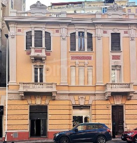 Locale commerciale in Vendita