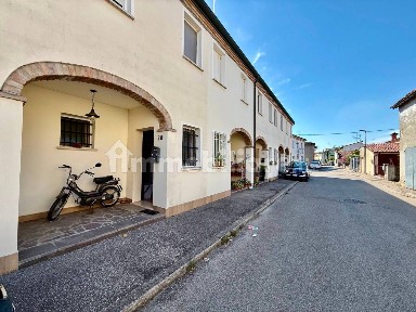 Villa a schiera via Mirri, Centro, Alfonsine