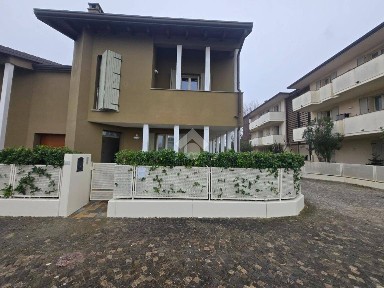 Villa a schiera via Mattia Moreni 2, Centro, Russi