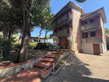 Cervia, Viale Vittorio Veneto, 46