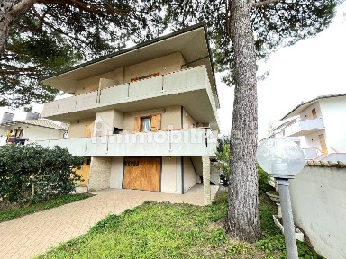 Ravenna, Lido Adriano - Lido di Dante, Viale Benvenuto Cellini