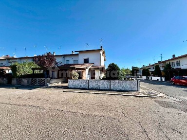 Villa a schiera via Mario Pasi 14, Centro, Alfonsine