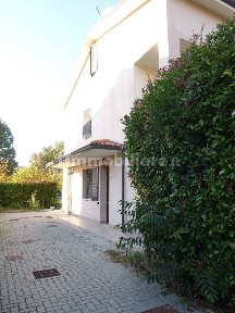 Villa a schiera via Rodari, Massa Lombarda