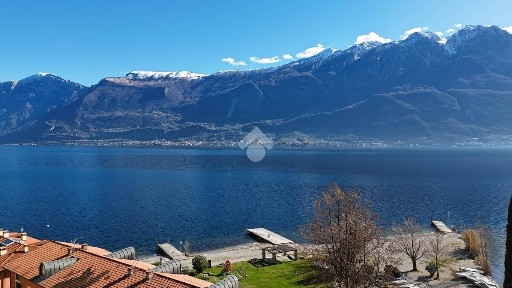 Tremosine sul Garda, Piazza Francesco Arrighini, 16